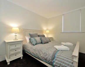 Harbour Breeze - Central Fremantle Apartment